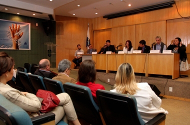 A audiência promovida ontem pela Frente Parlamentar de Enfrentamento ao Câncer na Alerj (Foto: Octacílio Barbosa / Alerj)  