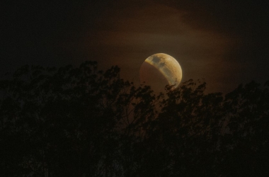 A lua eclipsada, fotografa por João Luccas de Oliveira em Nova Friburgo