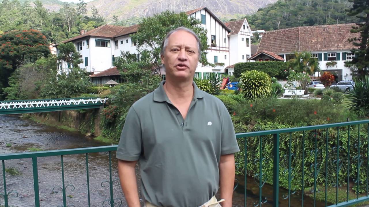 Peter no seu cantinho, o Hotel Bucsky (Reprodução do YouTube)