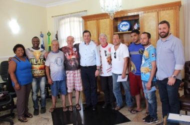 O prefeito Renato Bravo com representantes da Liesbenf (Divulgação)