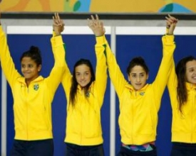 Sem cair na piscina, Jhennifer Alves praticamente confirma presença nas olimpíadas