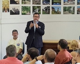 Renato Bravo apresenta propostas de governo na Associação Comercial