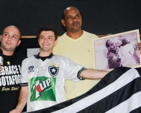 Alvinegros de Sumidouro e região festejam ex-goleiro Wagner em evento