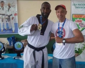 Com cinco ouros, equipe de Giovanni Carvalho se destaca no taekwondo
