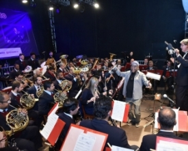 Concerto especial com Martinho da Vila leva centenas ao Suspiro