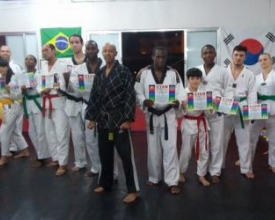 Mestre Giovanni Carvalho forma mais oito faixas-preta em taekwondo