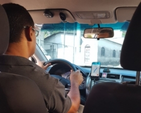 Motoristas de Uber só poderão circular com licença, seguro e atestado