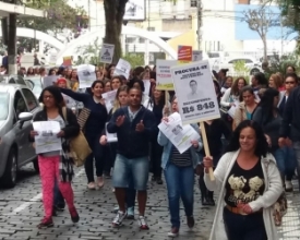 Categoria decide em assembleia manter a greve no ensino municipal