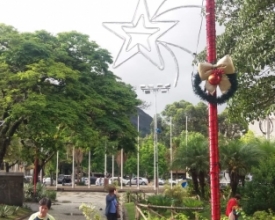 Decoração de Natal começa a ser montada em Friburgo
