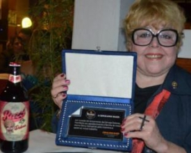 Dercy Gonçalves agora é lembrada também em cerveja 