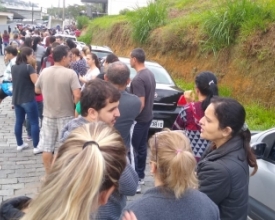 Promoção de supermercado cria caos no trânsito em São Geraldo