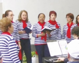 Noite de emoção e boa música com os corais Allons Chanter e Cantomusarte