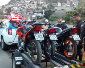 PM apreende motocicletas em Nova Friburgo