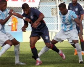 Frizão bate o Macaé e segue vivo na briga contra a degola
