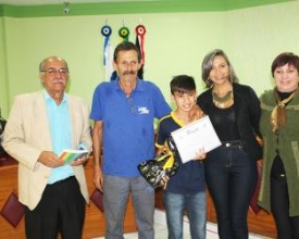 Macuco premia vencedores de Festival de Poesia