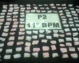 PM apreende drogas em imóvel abandonado em Olaria