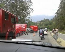 Acidente no trânsito fere dois homens na Via Expressa