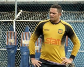 De volta ao Frizão, Marcos recorda pênalti contra o Vasco e projeta 2016 melhor