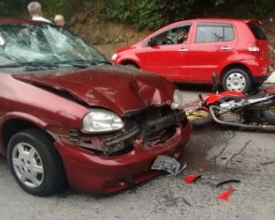 Acidente deixa duas pessoas feridas na Ponte da Saudade