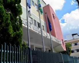 Câmara dos Vereadores: ao Executivo, sem carinho