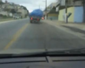 Caminhão com excesso de carga é flagrado em Conselheiro