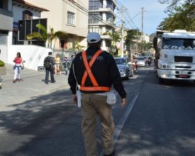 Motoristas são orientados a usar farol baixo no perímetro urbano de Friburgo