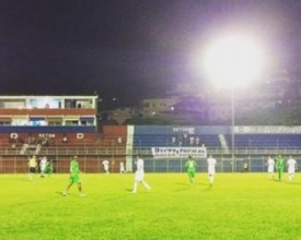 Frizão marca aos 35 segundos, segura resultado e bate o Boavista