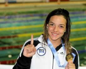 ​Jhennifer Alves fatura dois ouros e quebra recorde nos 50 metros peito
