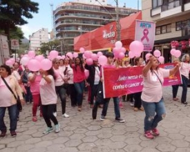 Caminhada Rosa marca o fim de semana com conscientização sobre câncer de mama