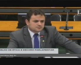 Glauber Braga e Jair Bolsonaro trocam acusações na Câmara