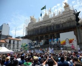 Deputados retomam análise do pacote do governo