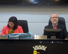 CPI da Saúde: leitura do relatório final é marcada por embates