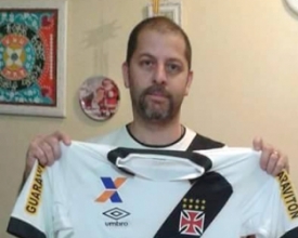 Coleção do vascaíno Alex Moreira ganha fama nacional