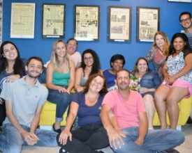 Dona Rúbia visita a sede de A Voz da Serra