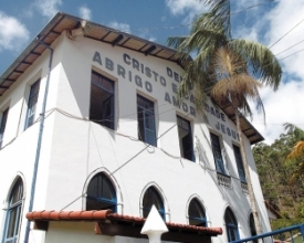 Escola promove festa de Dia das Mães beneficente no Laje