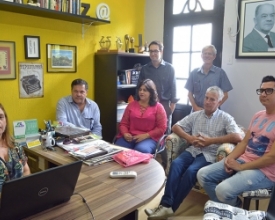 Nova Lei Orgânica: comissão de vereadores visita A VOZ DA SERRA
