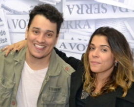 Comédia “Tem uma mulher na nossa cama” é atração no Teatro Municipal