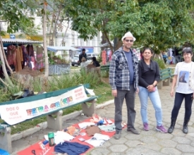 "Feira Grátis da Gratidão" pratica o desapego e leva solidariedade a quem precisa