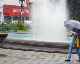 Cai temporal e meteorologia prevê mais uma semana de chuvas