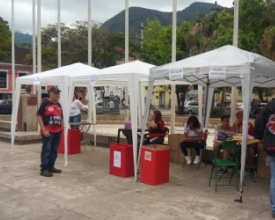 Bloco friburguense faz campanha de arrecadação de alimentos para o Santa Lúcia