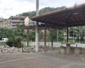 Mureta do largo em frente ao Cavalo Preto é demolida 