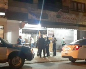 Pai e filho são baleados durante discussão em restaurante no Cônego