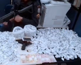 Ação policial apreende armas e drogas no Rui Sanglard