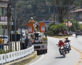 Prefeitura inicia instalação de sinais no trevo da Ponte da Saudade