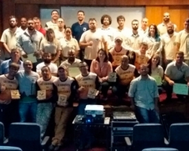 Voluntários e guarda-parques que combateram fogo no Caledônia são homenageados
