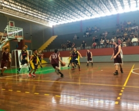 Campeonato Estudantil Friburguense de Basquete terá decisões neste sábado