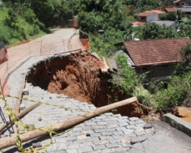 A um passo do isolamento, Amparo pede ajuda