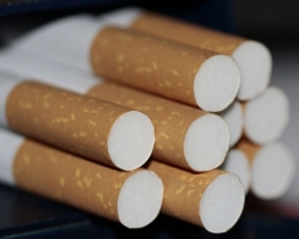 Dupla rouba mais de 7 mil cigarros na RJ-142