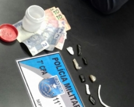 Homem é preso suspeito de tráfico de drogas, no Centro