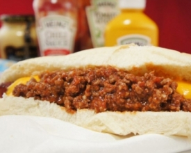 Festa junina em Friburgo tem que ter cachorro quente com carne moída